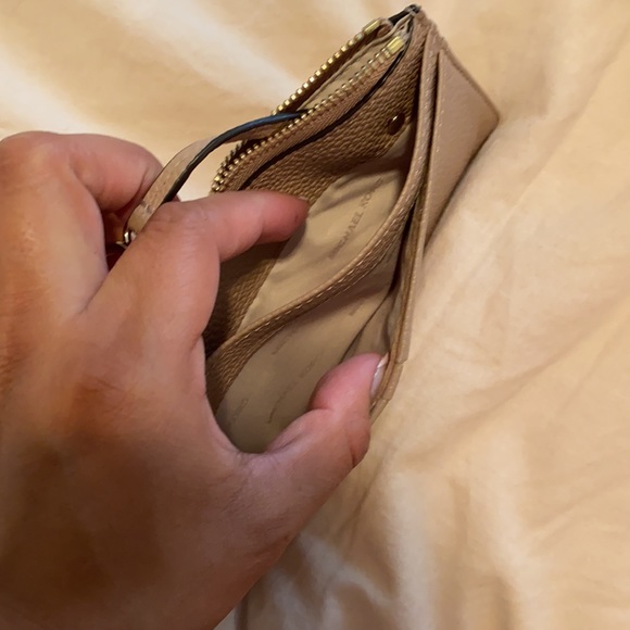 Michael Kors Wallet - Picture 6 of 7